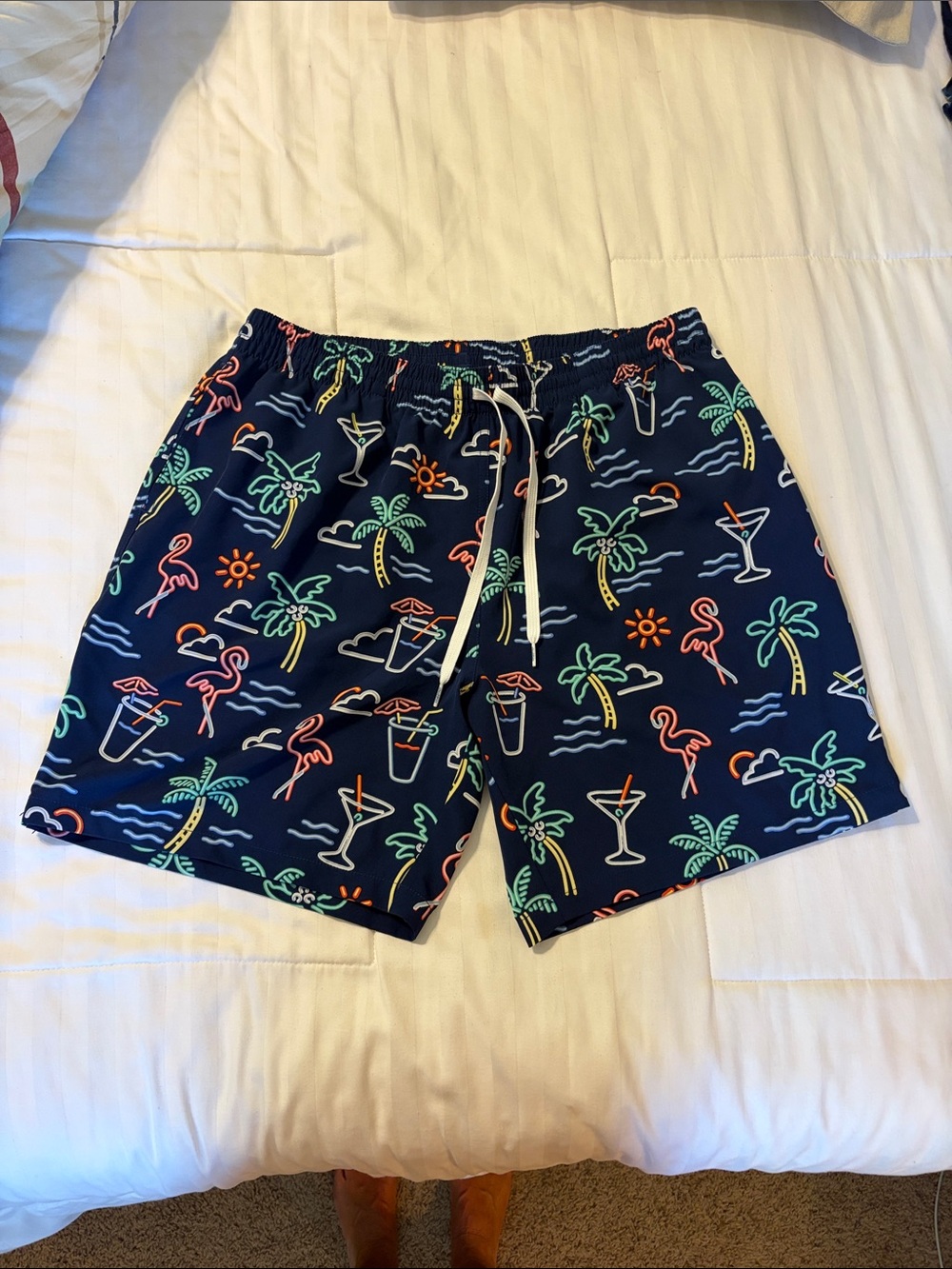 Chubbies Men's Navy Tropical Print Swim Trunks